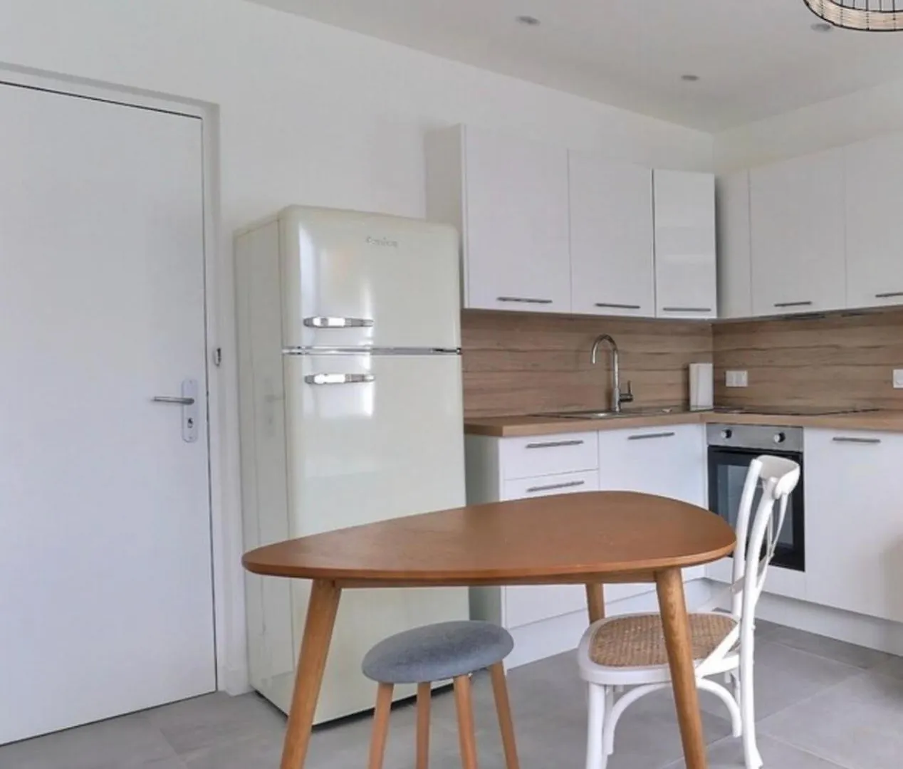 Les Mimosas - T2 Ground Floor Apartment - Villeurbanne 0*,  France