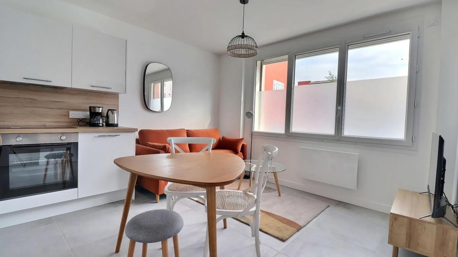Les Mimosas - T2 Ground Floor Apartment - Villeurbanne