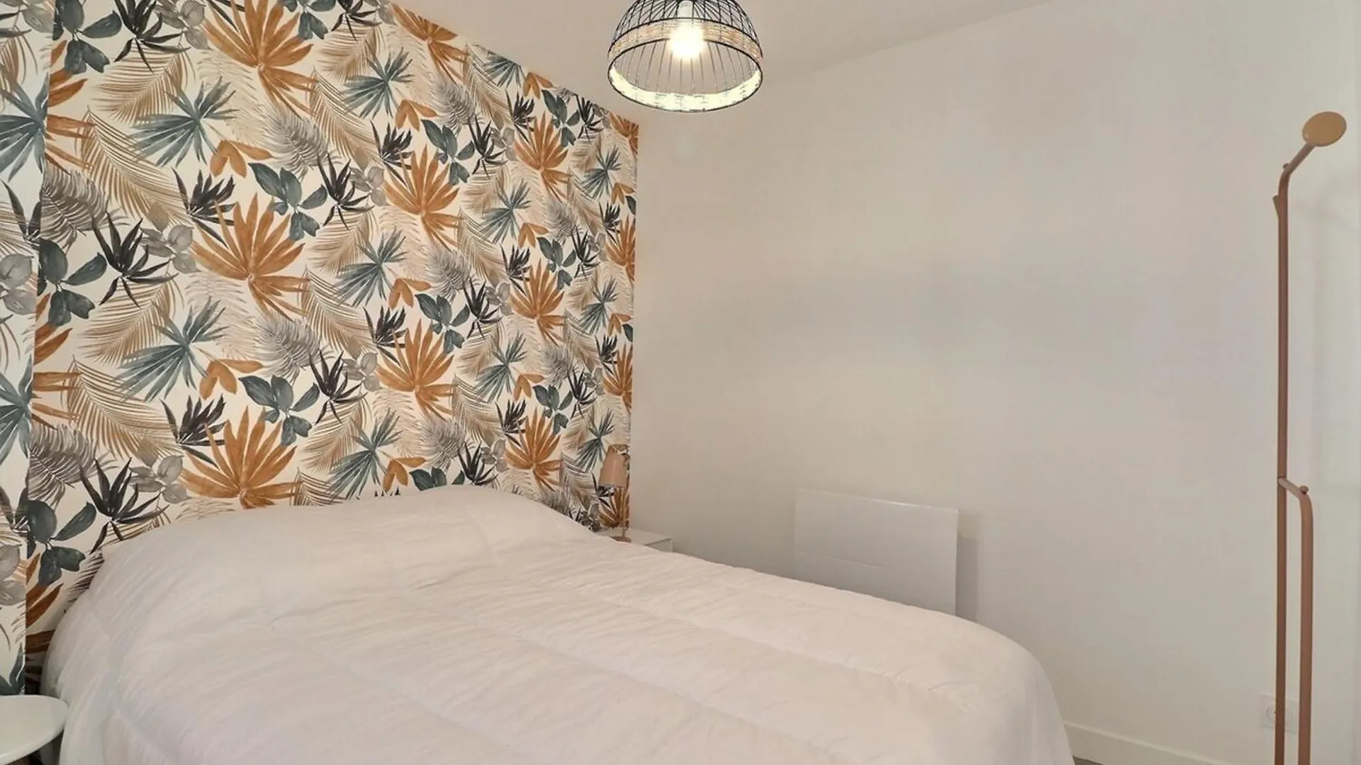 Les Mimosas - T2 Ground Floor Apartment - Villeurbanne France
